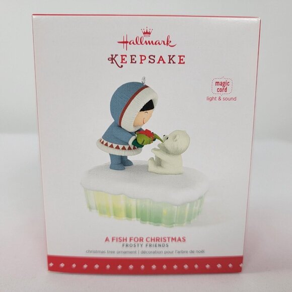 Hallmark Ornament Frosty Friends A Fish For Christmas MAGIC light & sound 2015 - Picture 2 of 5